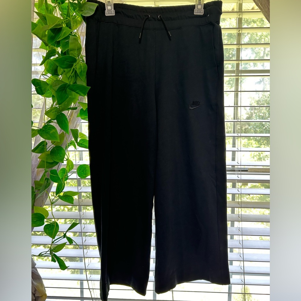 Women's Nike Loose Fit Wide Leg Jersey Capri Pants Size S